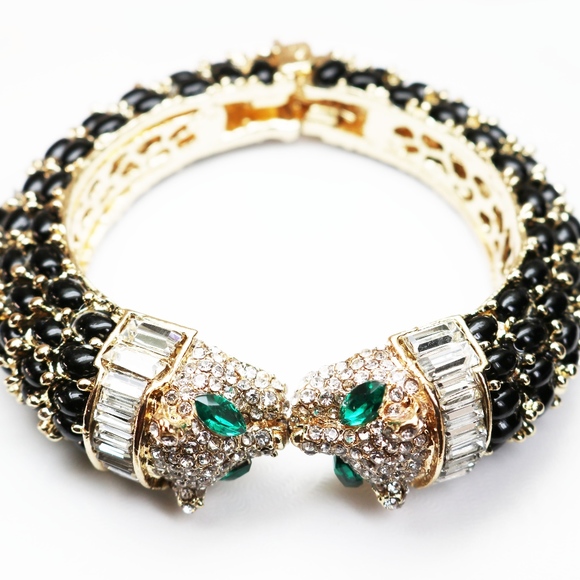 Exquisite Panther Crystal Cuff Bracelet - Picture 3 of 16